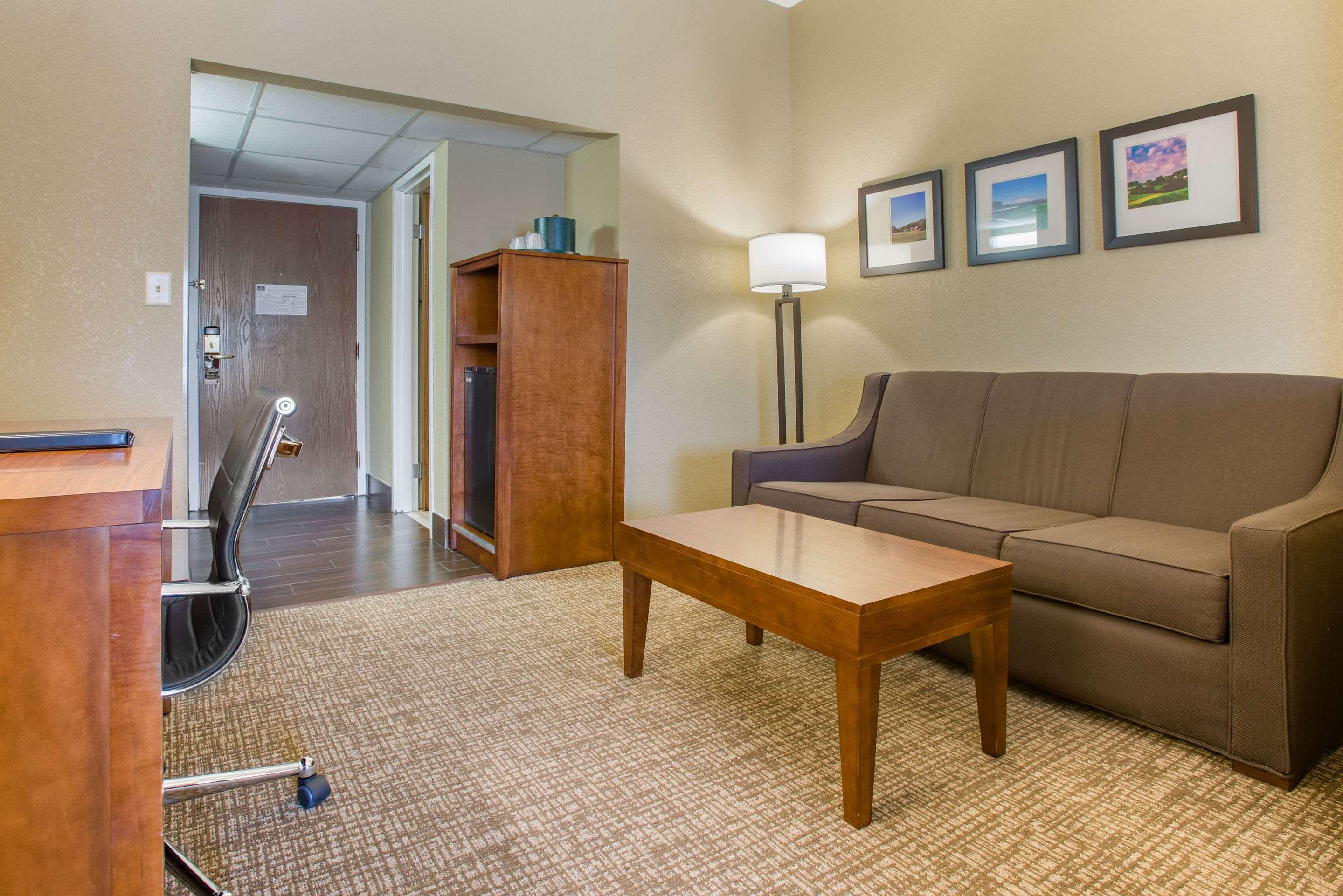Comfort Suites Bethlehem Near Lehigh University And Lvi Airport Exterior photo