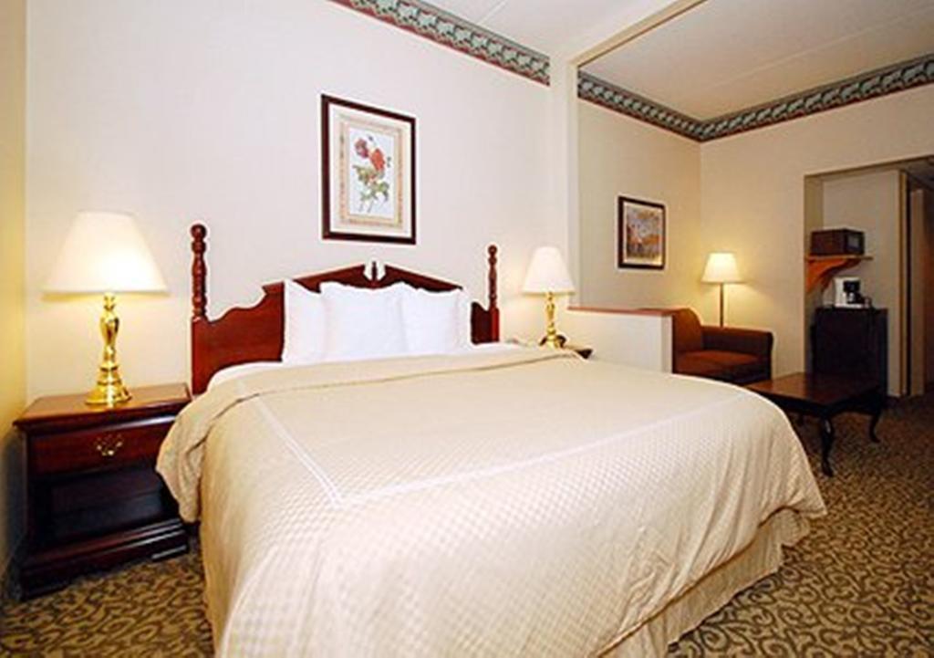 Comfort Suites Bethlehem Near Lehigh University And Lvi Airport Exterior photo