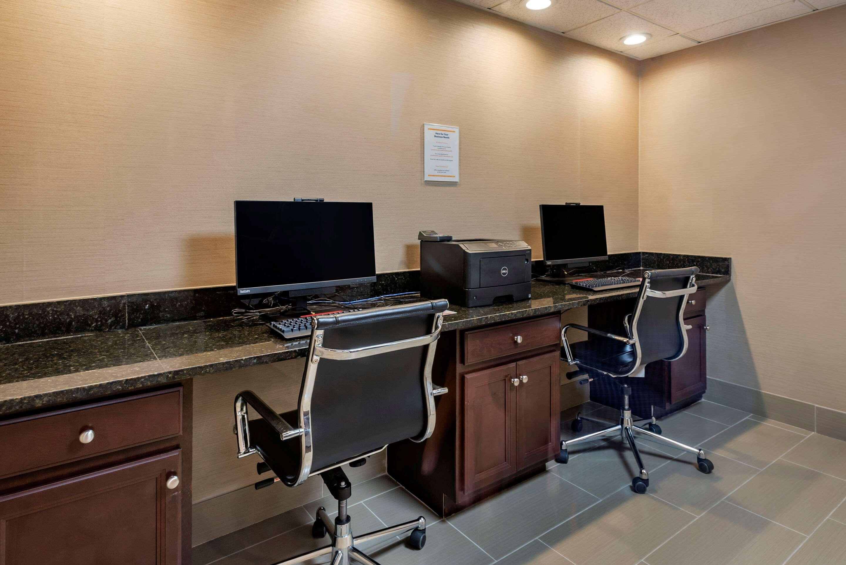 Comfort Suites Bethlehem Near Lehigh University And Lvi Airport Exterior photo