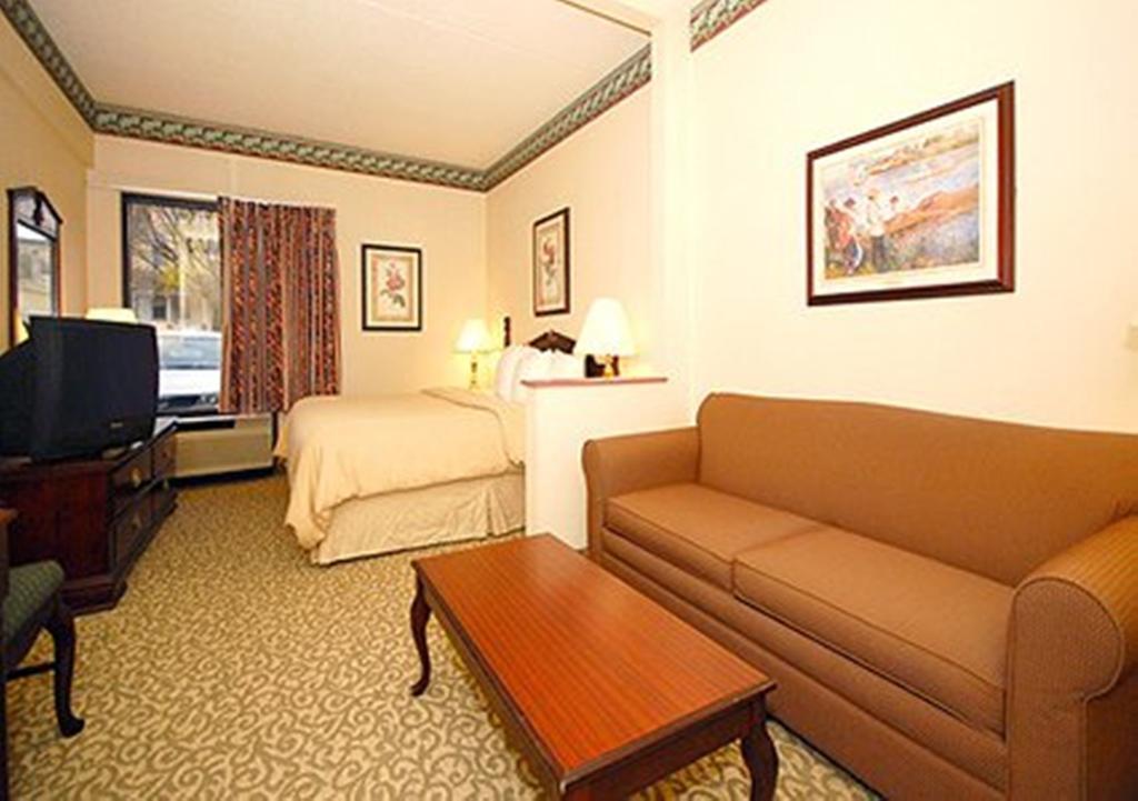 Comfort Suites Bethlehem Near Lehigh University And Lvi Airport Exterior photo
