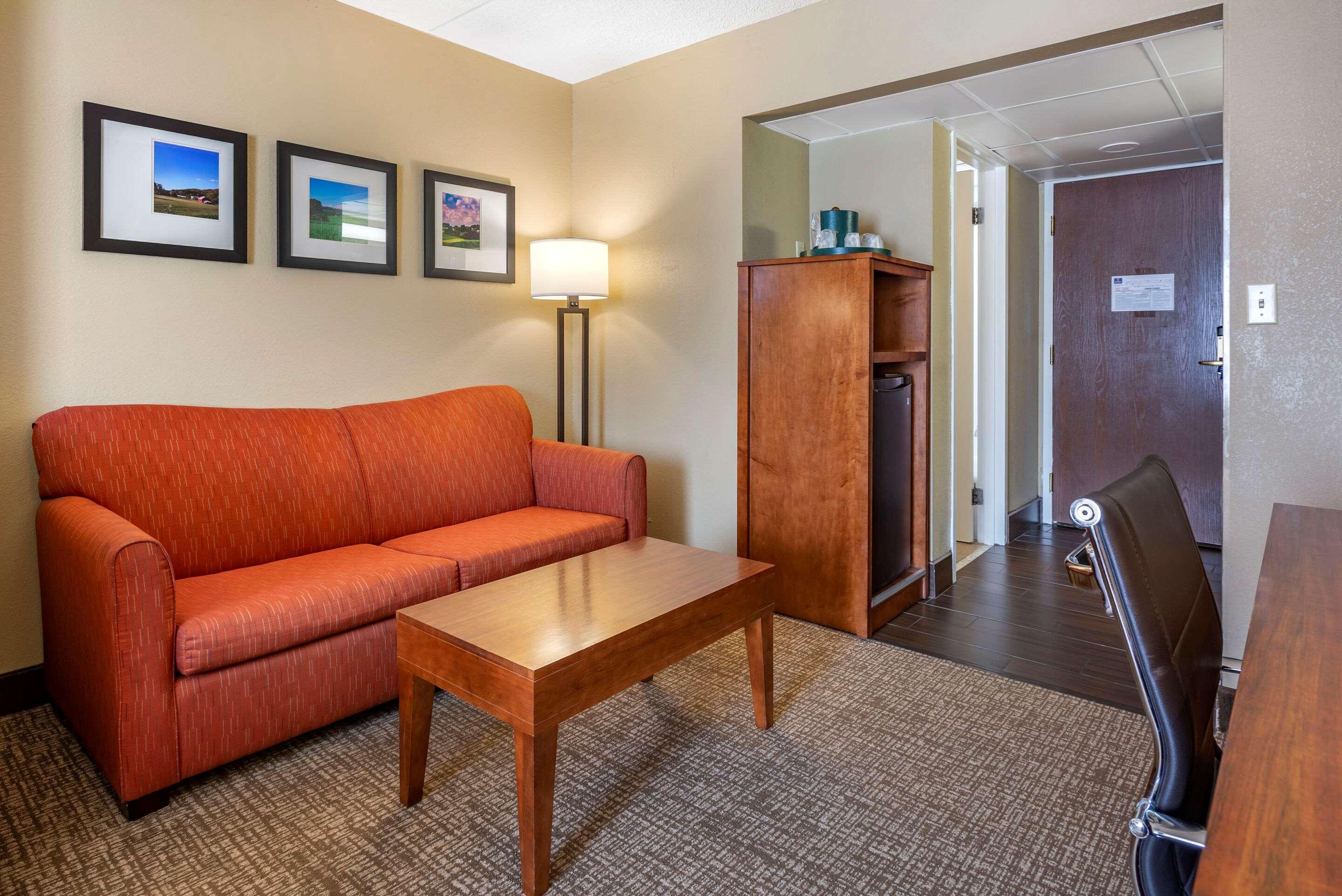 Comfort Suites Bethlehem Near Lehigh University And Lvi Airport Exterior photo