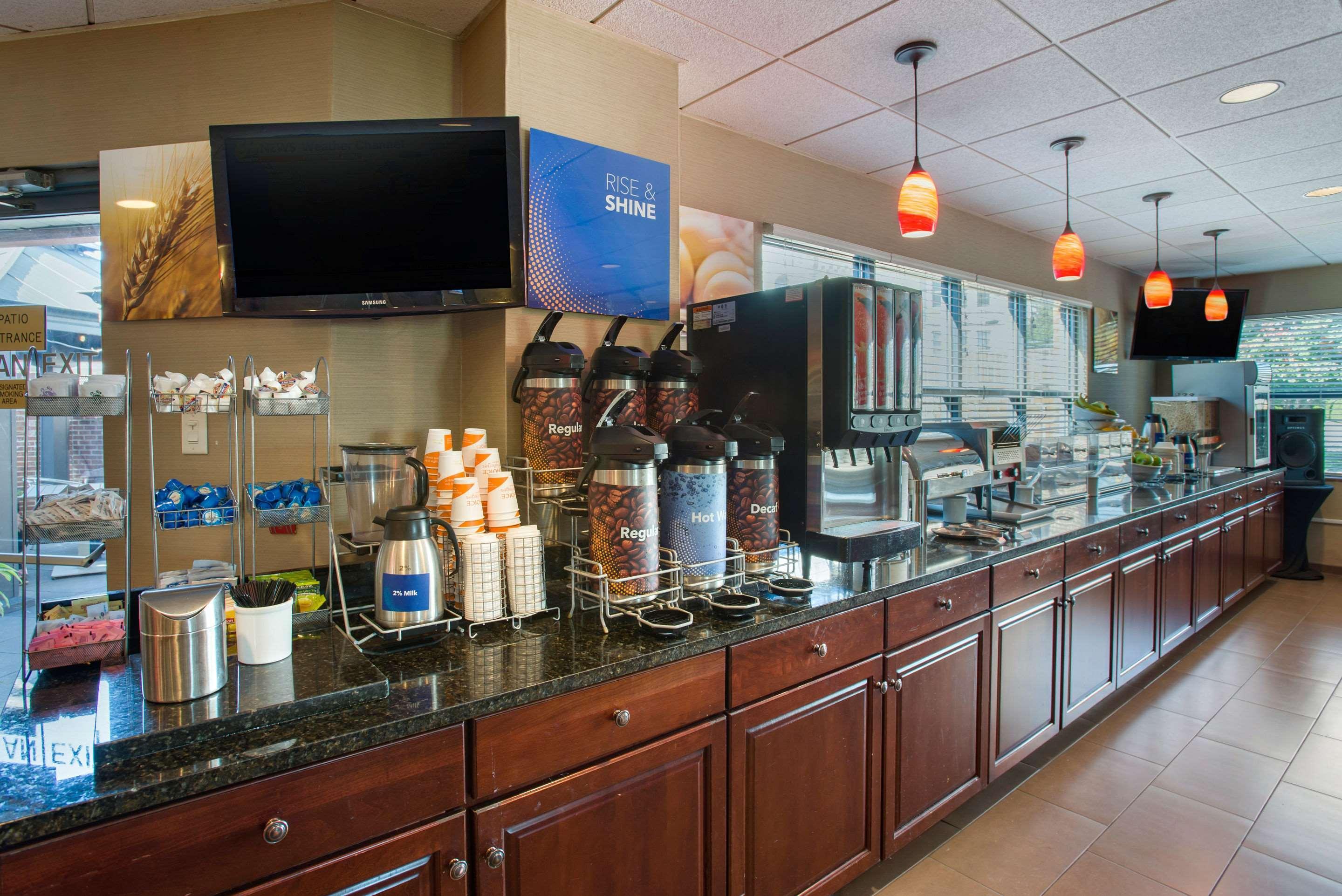 Comfort Suites Bethlehem Near Lehigh University And Lvi Airport Exterior photo