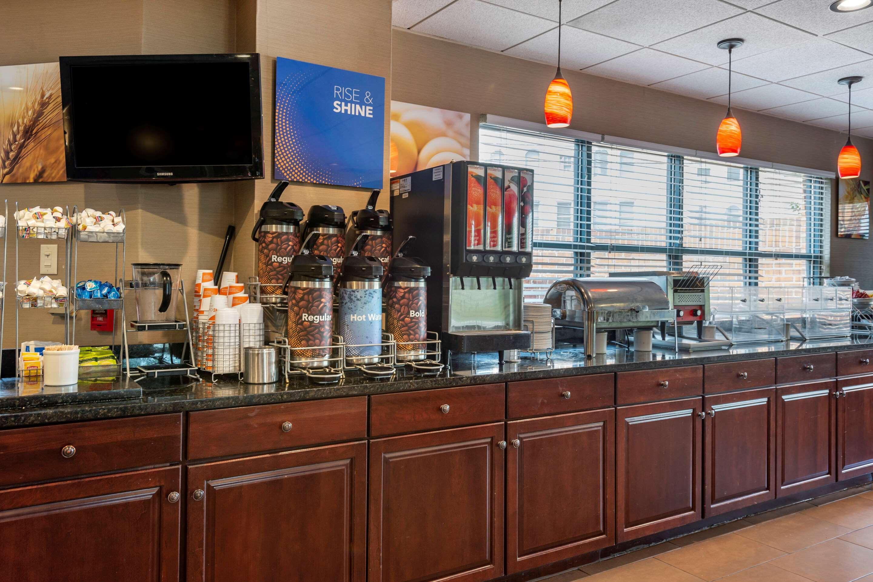 Comfort Suites Bethlehem Near Lehigh University And Lvi Airport Exterior photo
